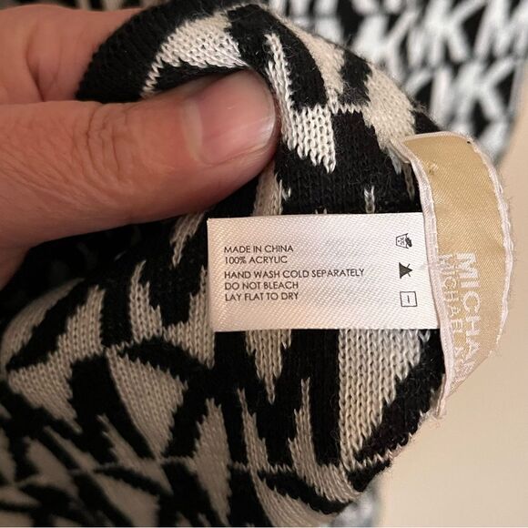 MICHAEL Michael Kors Black and White MK Knit Scarf - Picture 7 of 7